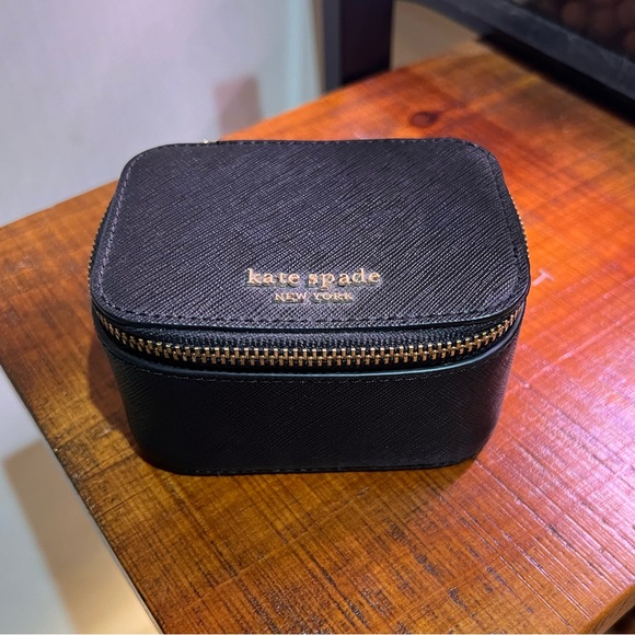 kate spade Accessories - Kate Spade Travel Jewelry Case